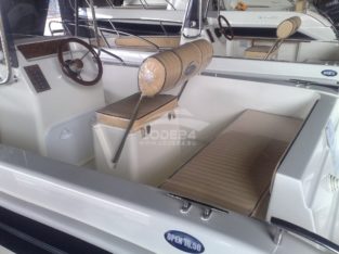 Motor boat Fairline 20