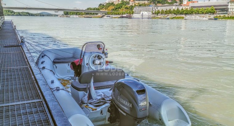 Motorboat GRAND 420 Silver