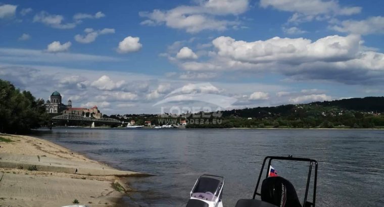 Grand motorboat for sale