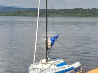 CABIN SAILING BOAT FOR SALE