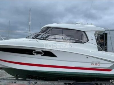 Beneteau Antares 8