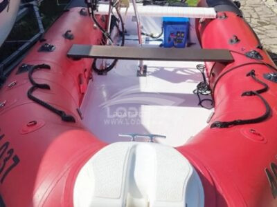 Boat Adventure V-450 with motor